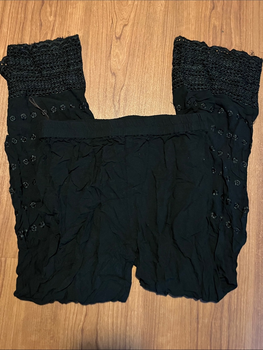 3/$15. Ladies pants M